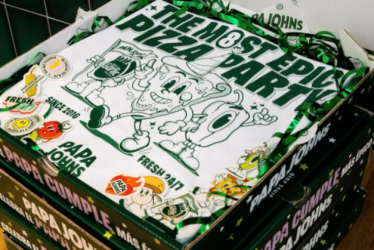 Sorteo de Papa Johns para ganar uno de 26 packs de pizza y merch
